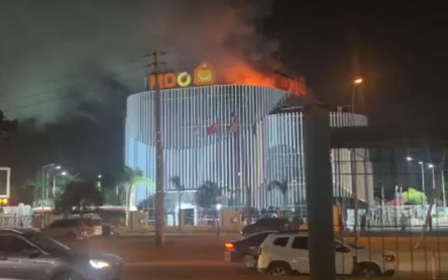 Veja o Vídeo do Incêndio no Edifício da MDC (Royal Park no Morro Bento)